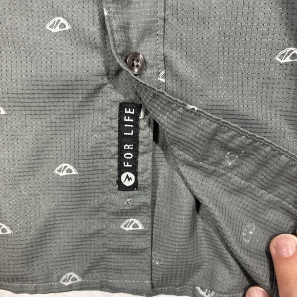 Marmot Gray Short Sleeve Button Up Shirt AOP Tent Print Camping Hike Men's Large - Picture 3 of 11